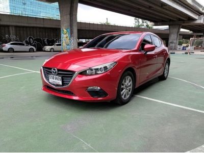 Mazda3 2.0 AT ปี 2017 เบนซิน เกียร์ออโต้ เพียง 339,000 บาท มือเดียว ซื้อสดไม่เสียแวท  ✅ ฟรีดาวน์ จัดล้นได้ ไมล์น้อย สวยพร้อมใช้ ✅ ทดลองขับได้ ✅ ไฟแนนท์ได้ทุกจังหวัด .สามารถซื้อประกันเครื่องเกียร์ได้คร